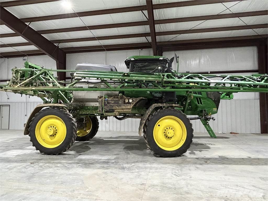 John Deere 412R Trailed sprayers