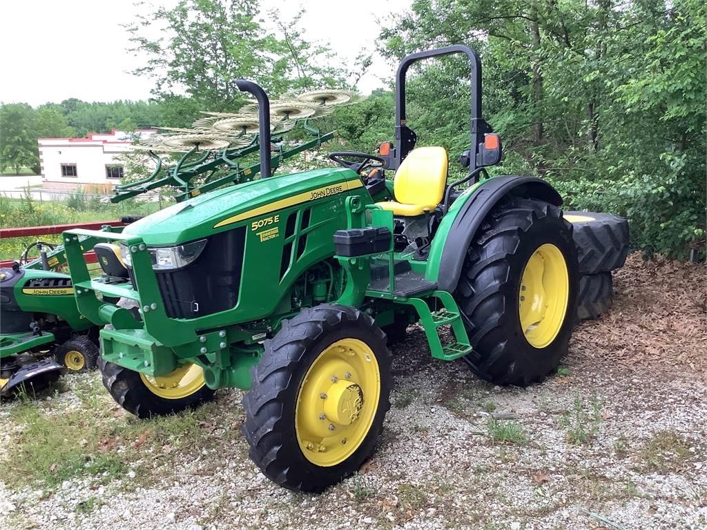 John Deere 5075E Compact tractors