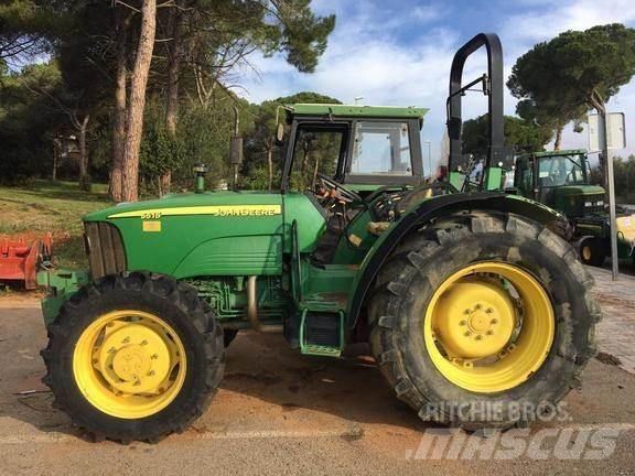 John Deere 5515 Tractors