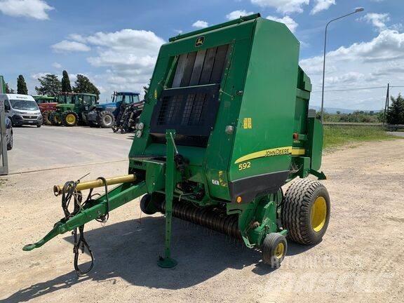 John Deere 592 Round balers