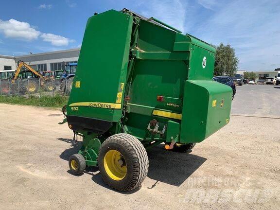John Deere 592 Round balers