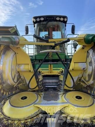 John Deere 7700 Forage harvesters