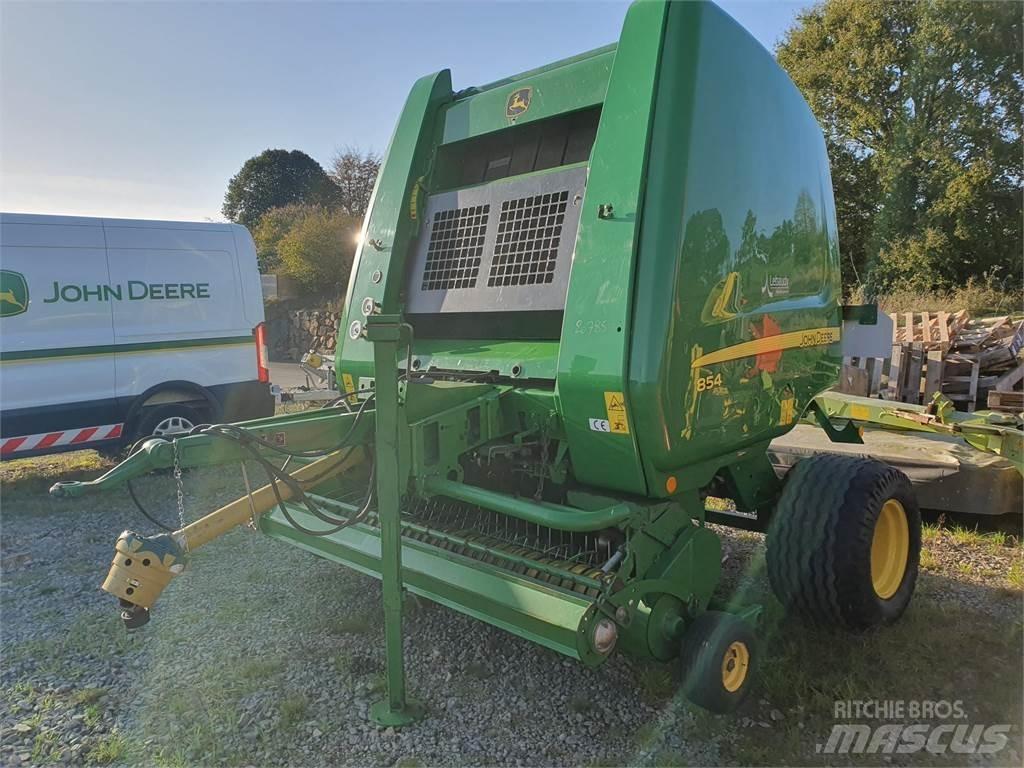 John Deere 854 Round balers