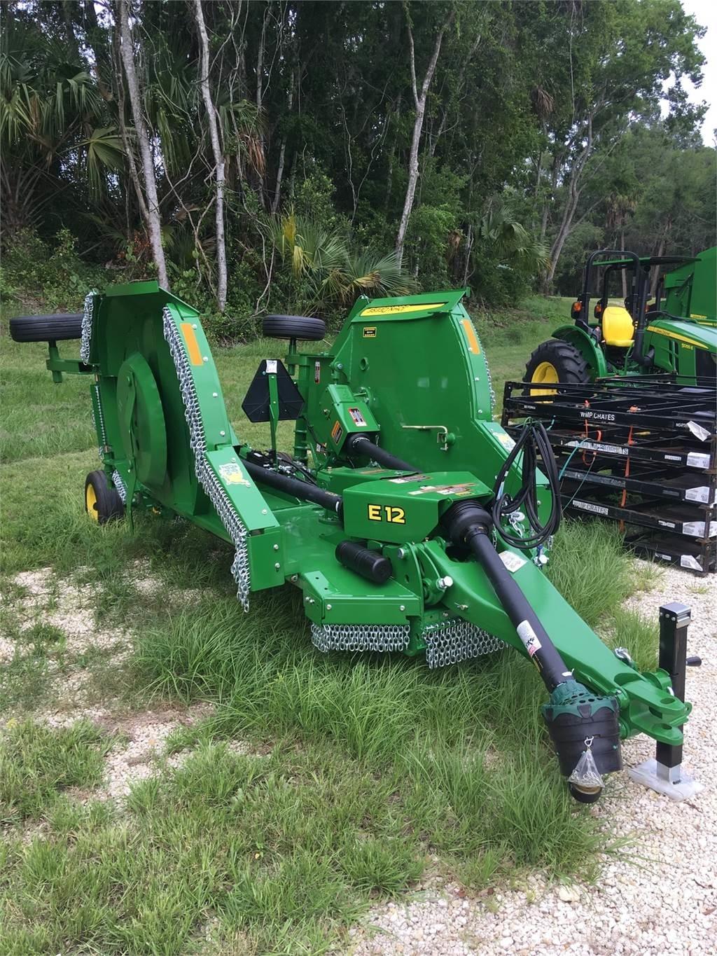 John Deere FC12E Bale shredders, cutters and unrollers