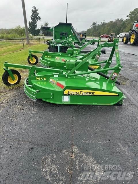 John Deere MX5 Bale shredders, cutters and unrollers