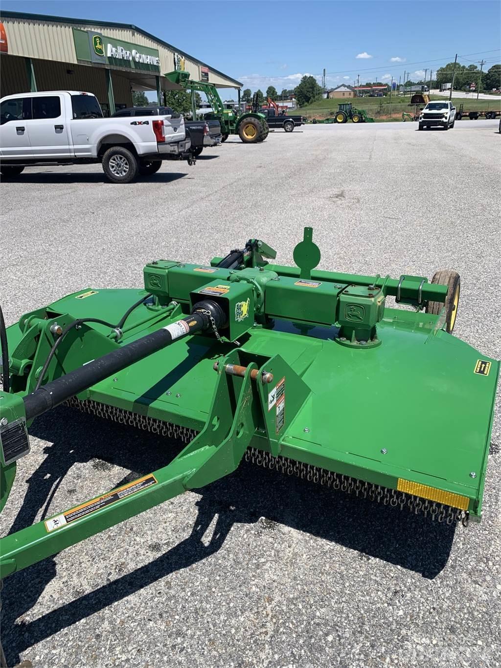 John Deere MX8 Bale shredders, cutters and unrollers