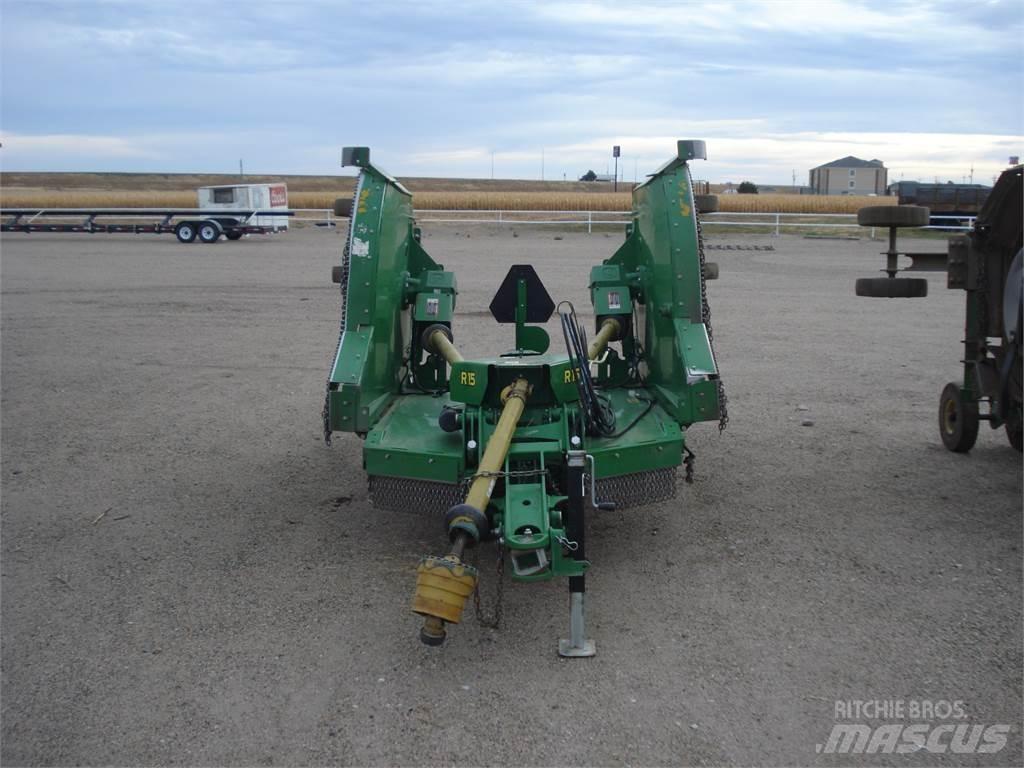 John Deere R15 Bale shredders, cutters and unrollers