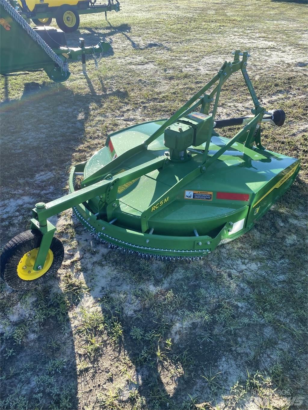 John Deere RC5M Bale shredders, cutters and unrollers