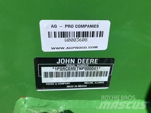 John Deere RC8M Bale shredders, cutters and unrollers