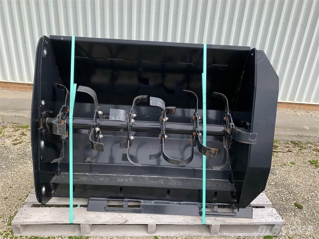 John Deere RT52 Power harrows and rototillers