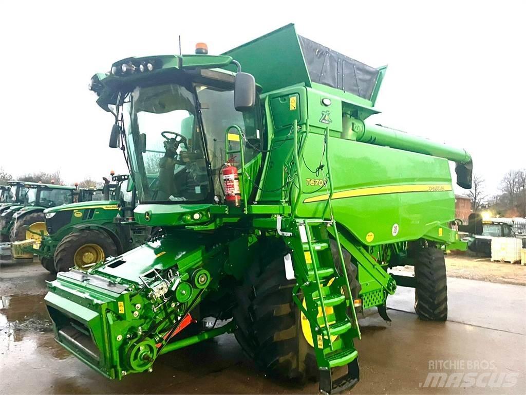 John Deere T670 Combine harvesters