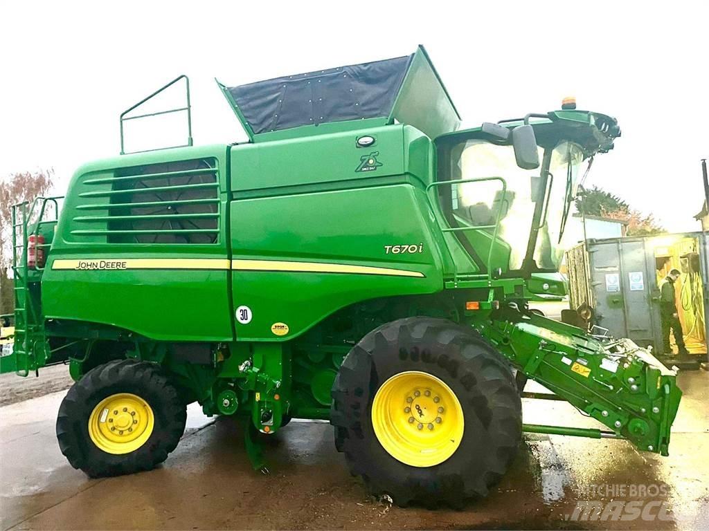 John Deere T670 Combine harvesters