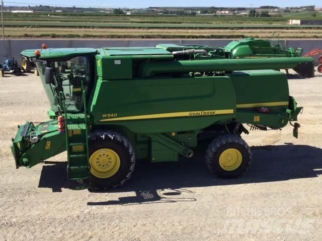 John Deere W540 Combine harvesters