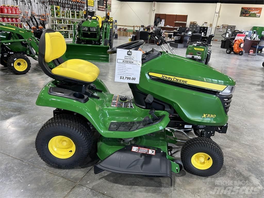 John Deere X330 Compact tractors