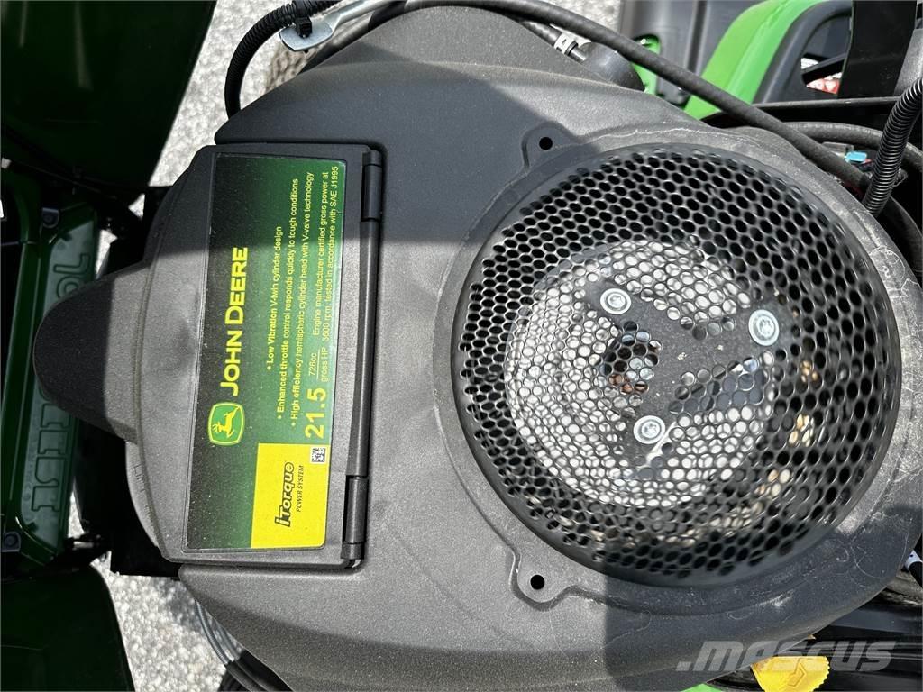 John Deere X370 Compact tractors