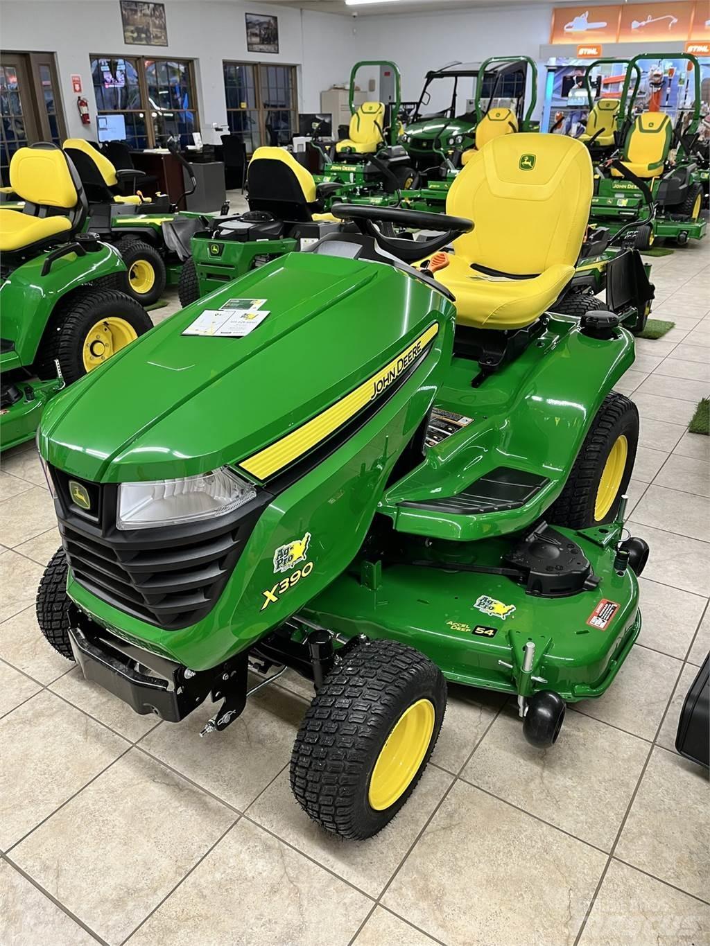 John Deere X390 Compact tractors
