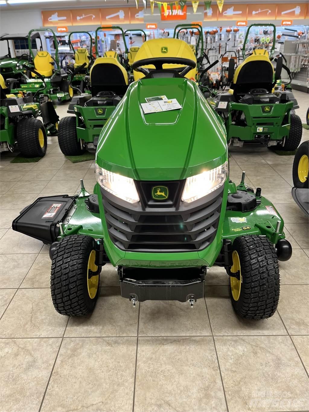 John Deere X390 Compact tractors