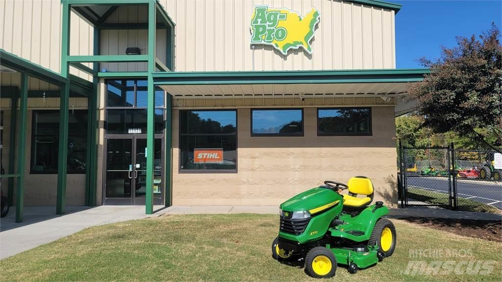 John Deere X570 Compact tractors