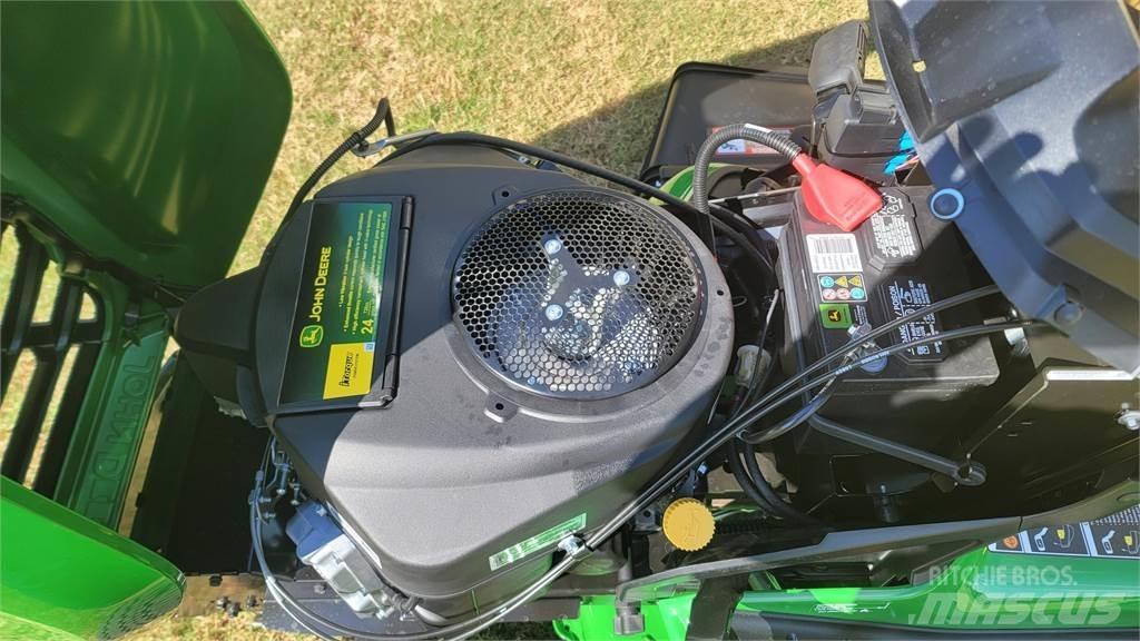 John Deere X570 Compact tractors