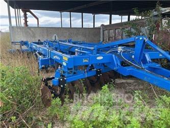 Landoll 2211-11 Chisel ploughs