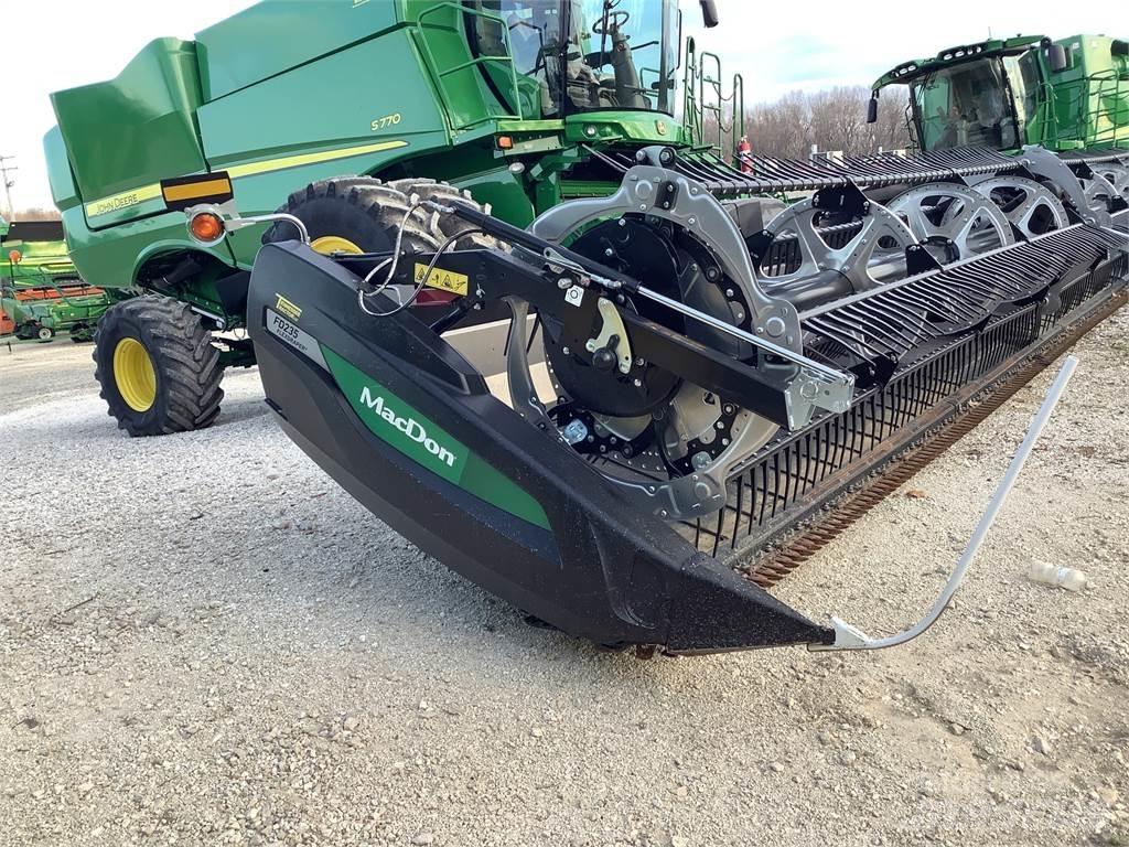 MacDon FD235 Combine harvester accessories