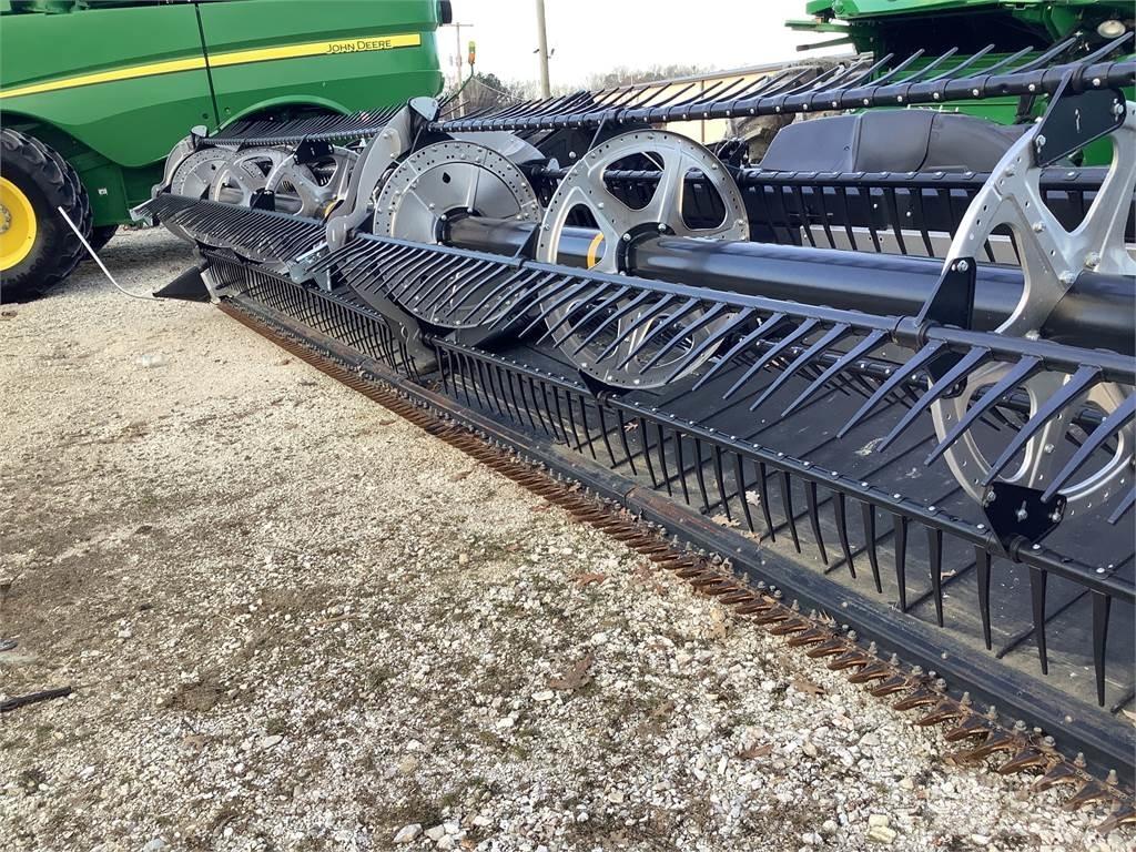 MacDon FD235 Combine harvester accessories