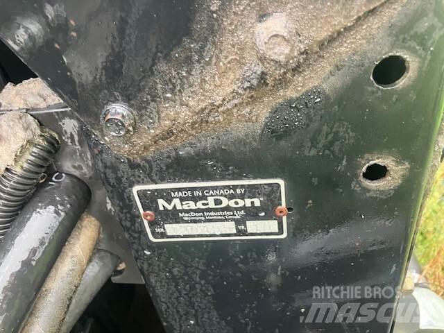 MacDon FD70 Combine harvester accessories