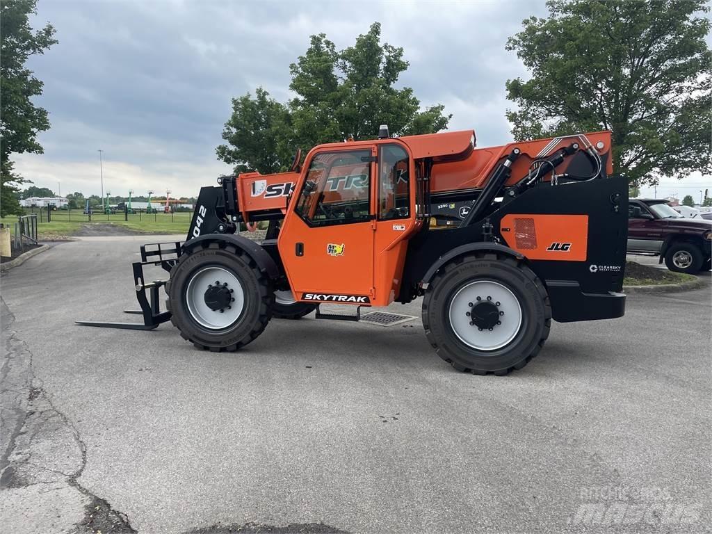 SkyTrak 8042 Telescopic handlers