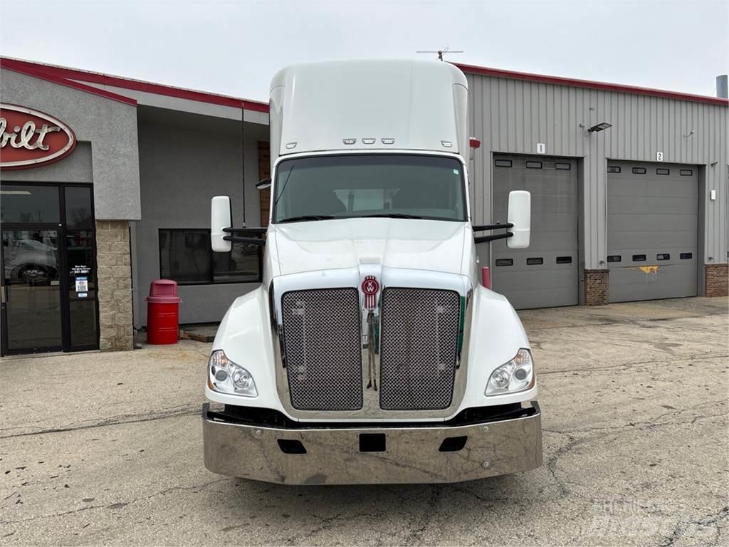 Kenworth T680 Prime Movers