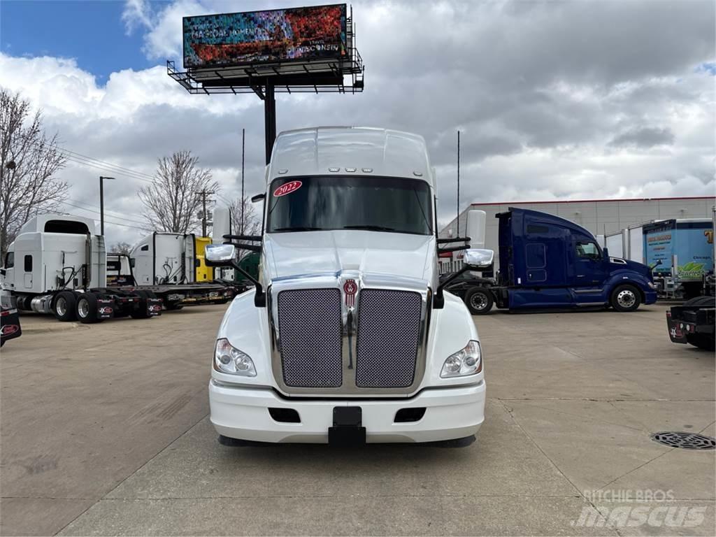 Kenworth T680 Prime Movers