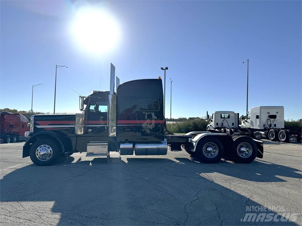 Peterbilt 389 Prime Movers