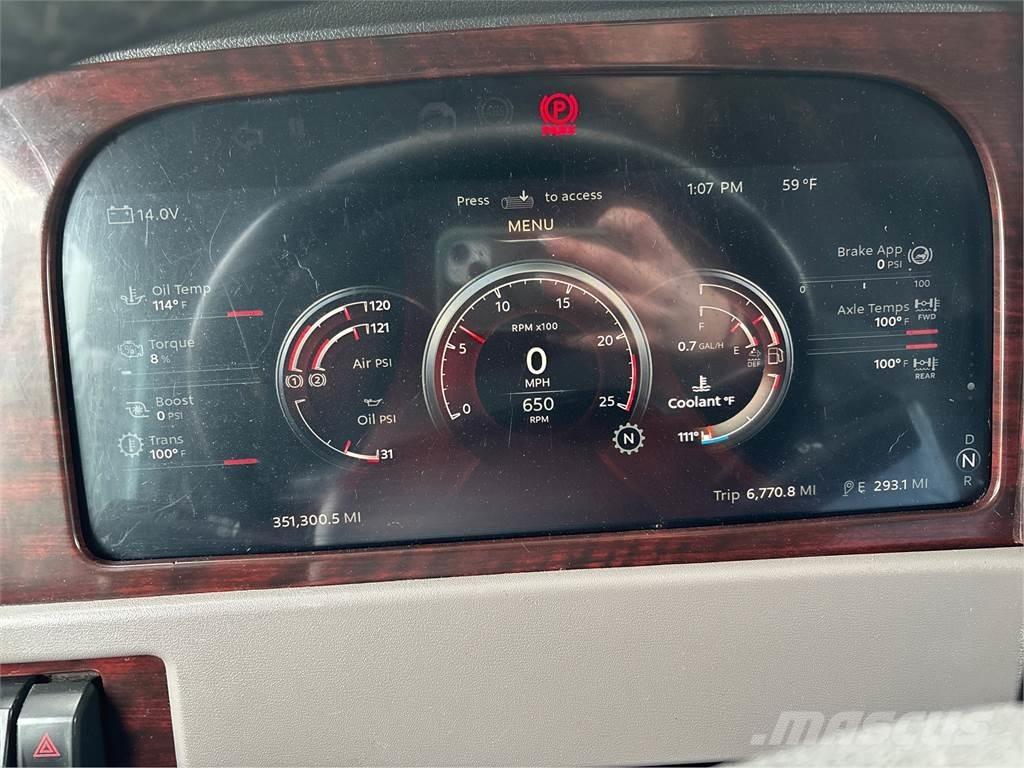 Peterbilt 389 Prime Movers