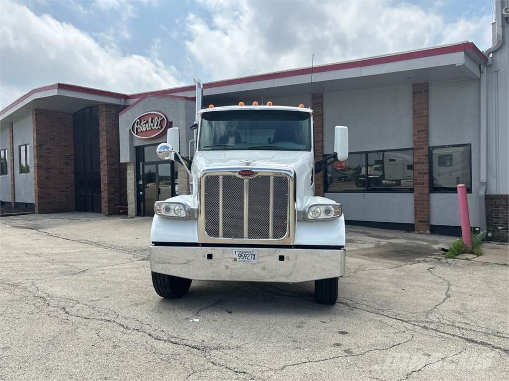 Peterbilt 567 Prime Movers