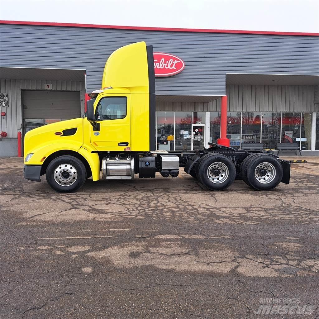 Peterbilt 579 Prime Movers