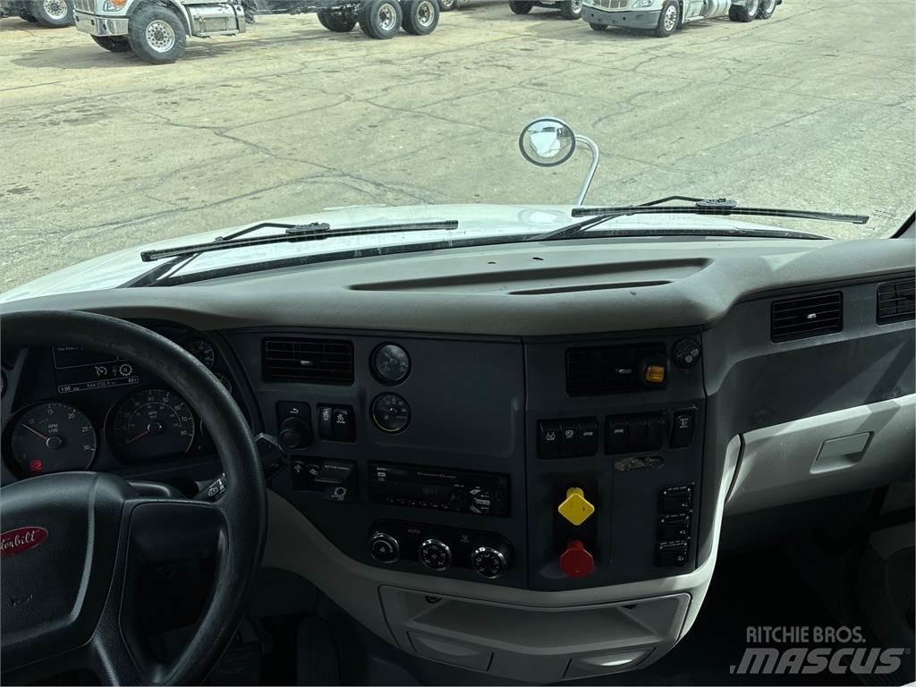 Peterbilt 579 Prime Movers