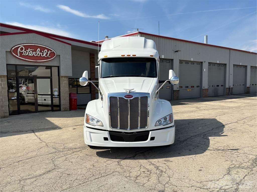 Peterbilt 579 Prime Movers