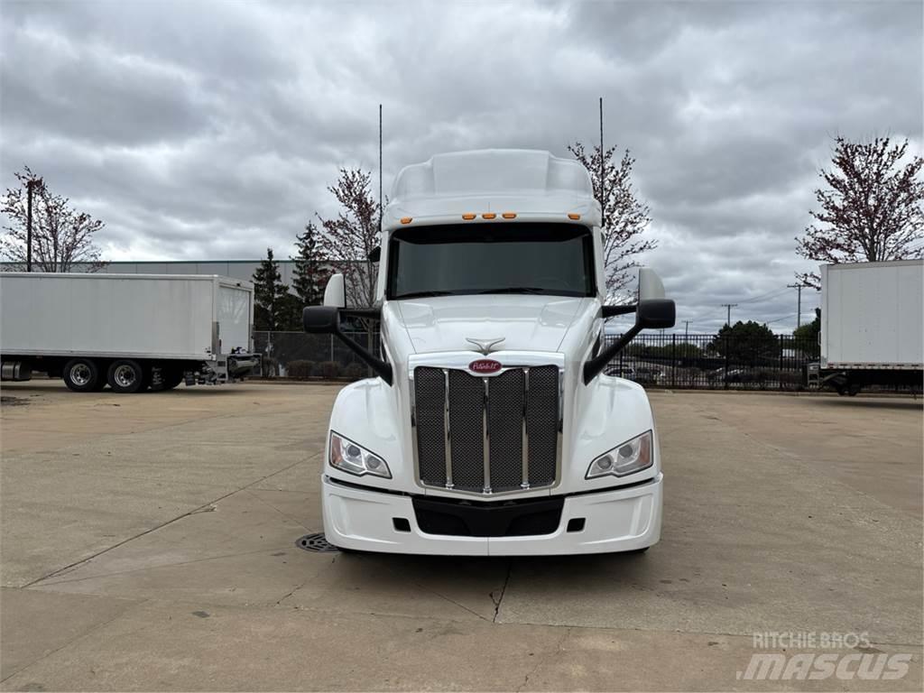 Peterbilt 579 Prime Movers