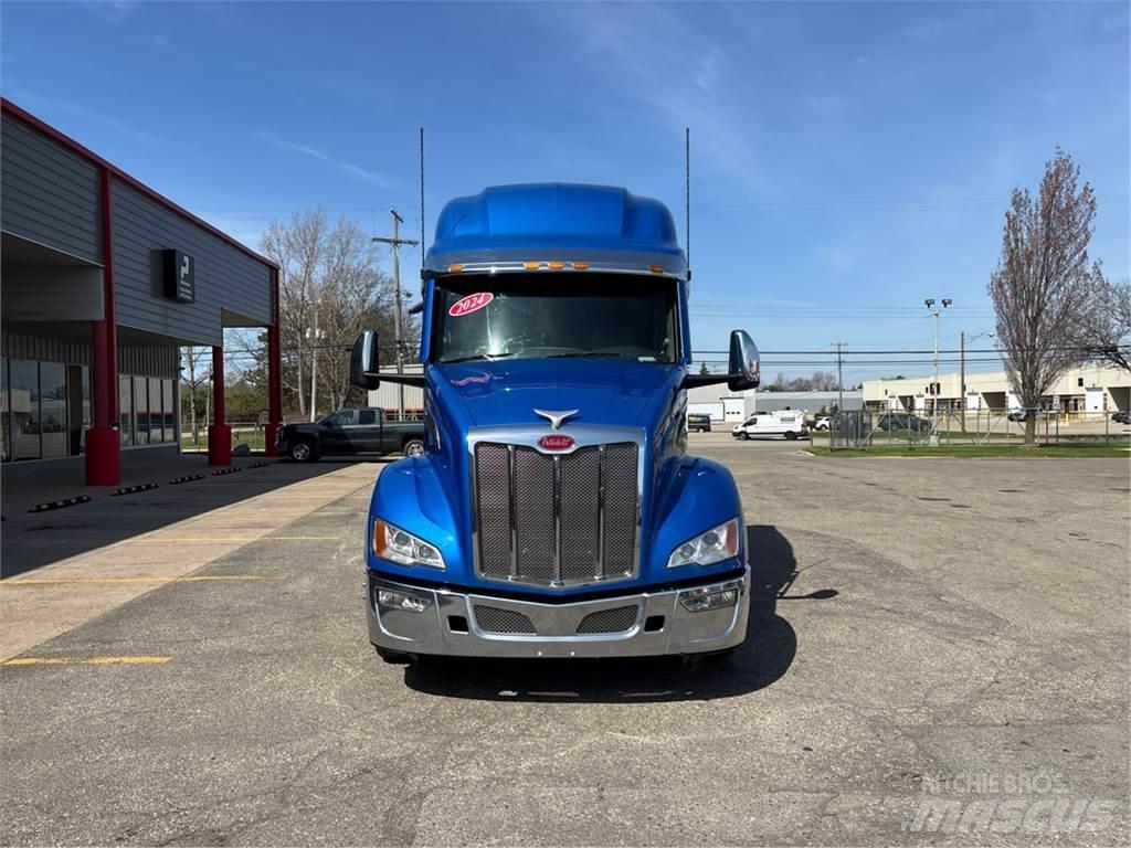 Peterbilt 579 Prime Movers