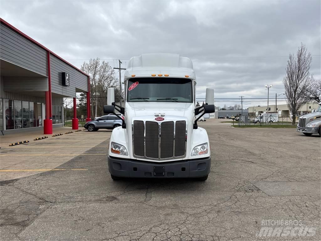 Peterbilt 579 Prime Movers