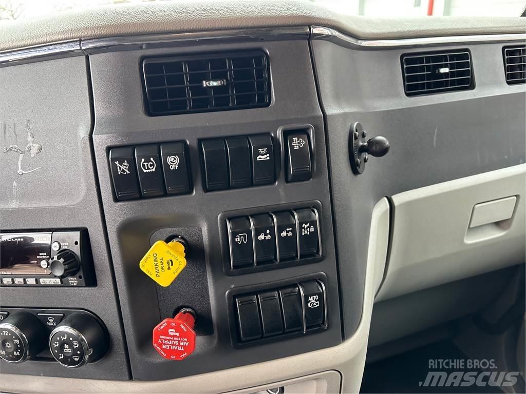 Peterbilt 579 Prime Movers