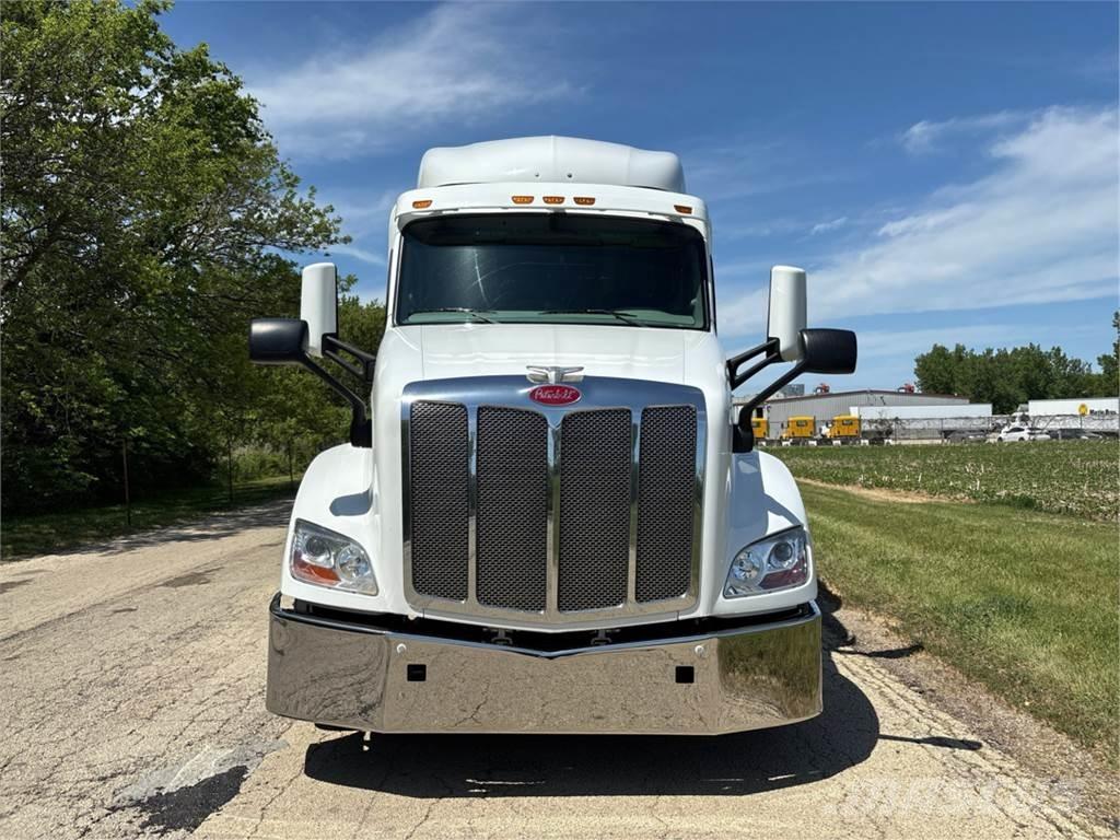 Peterbilt 579 Prime Movers