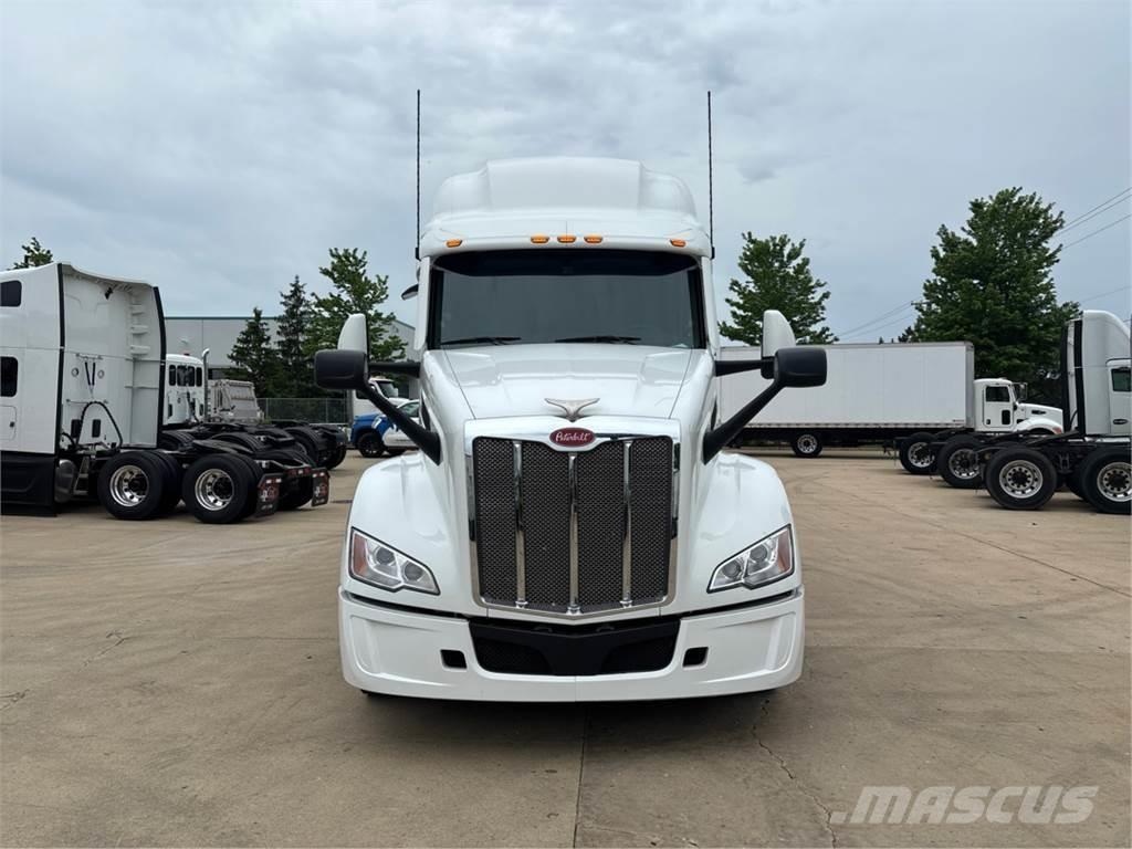 Peterbilt 579 Prime Movers
