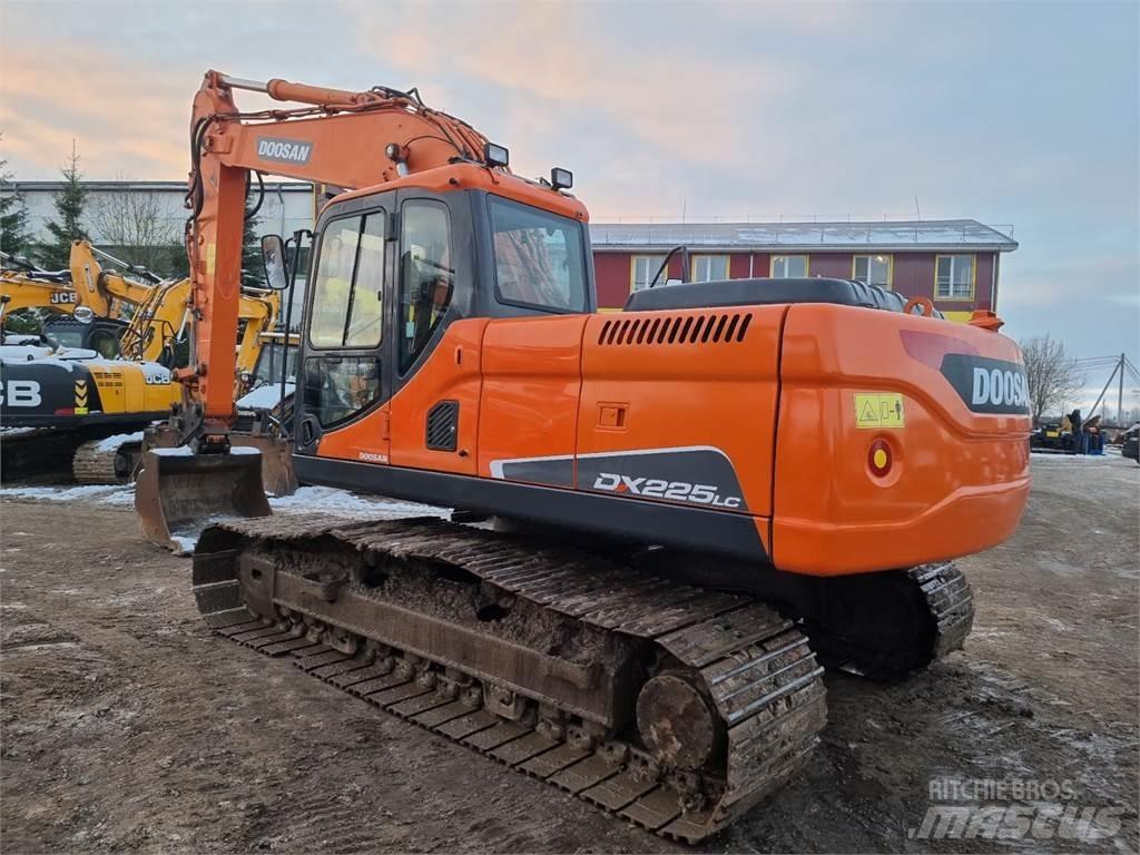 Doosan DX225LC Crawler excavators