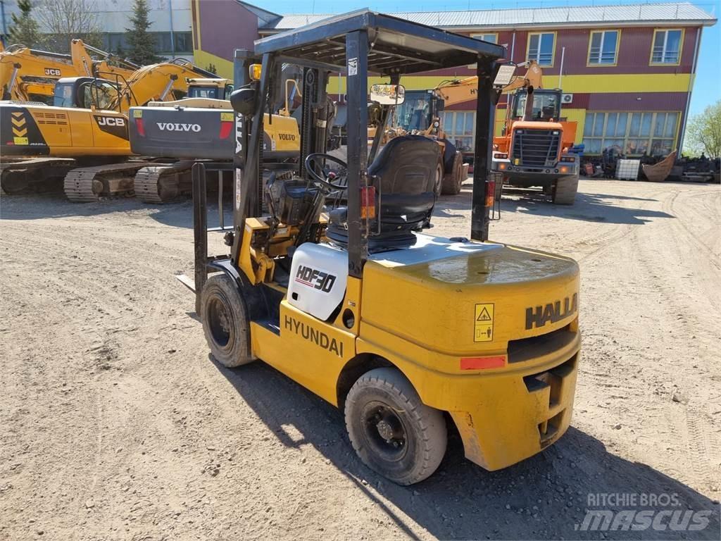 Hyundai Halla HDF30 Diesel trucks