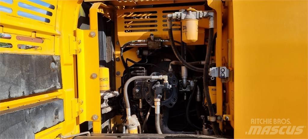 JCB JS220LC Plus + Crawler excavators
