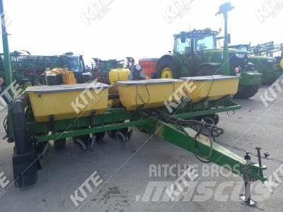 John Deere 1750 Combination drills