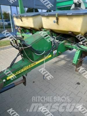 John Deere 1750 Combination drills