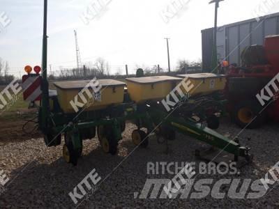 John Deere 1755 Combination drills