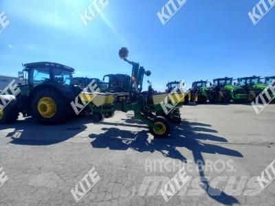John Deere 1765NT Combination drills