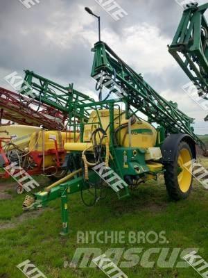 John Deere 732 Trailed sprayers